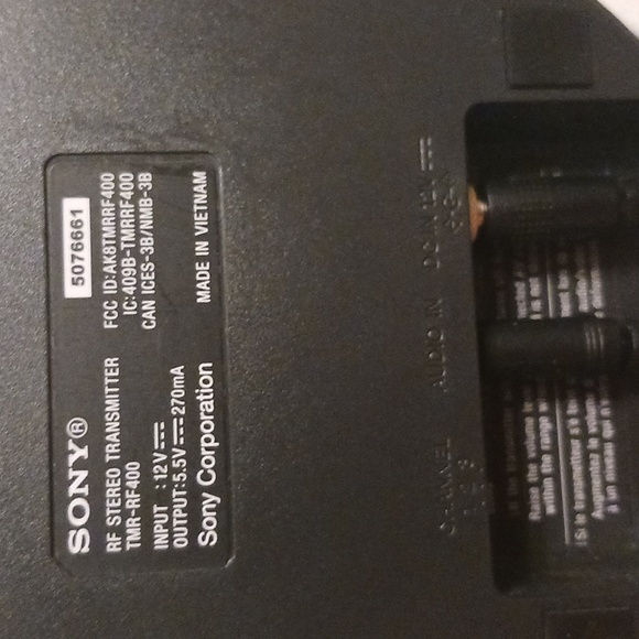 SONY WIRELESS RF Stereo Transmitter TMR-RF 400 Headphones w/ stand 5083894 EUC - Picture 4 of 5